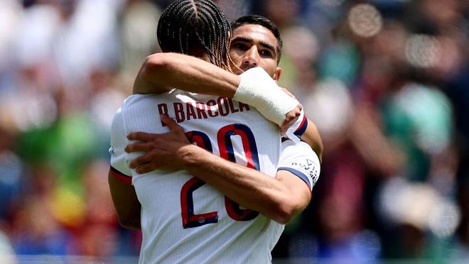 巴黎圣日耳曼客场击败对手,领跑榜首 巴黎圣日耳曼客场击败对手,领跑榜首