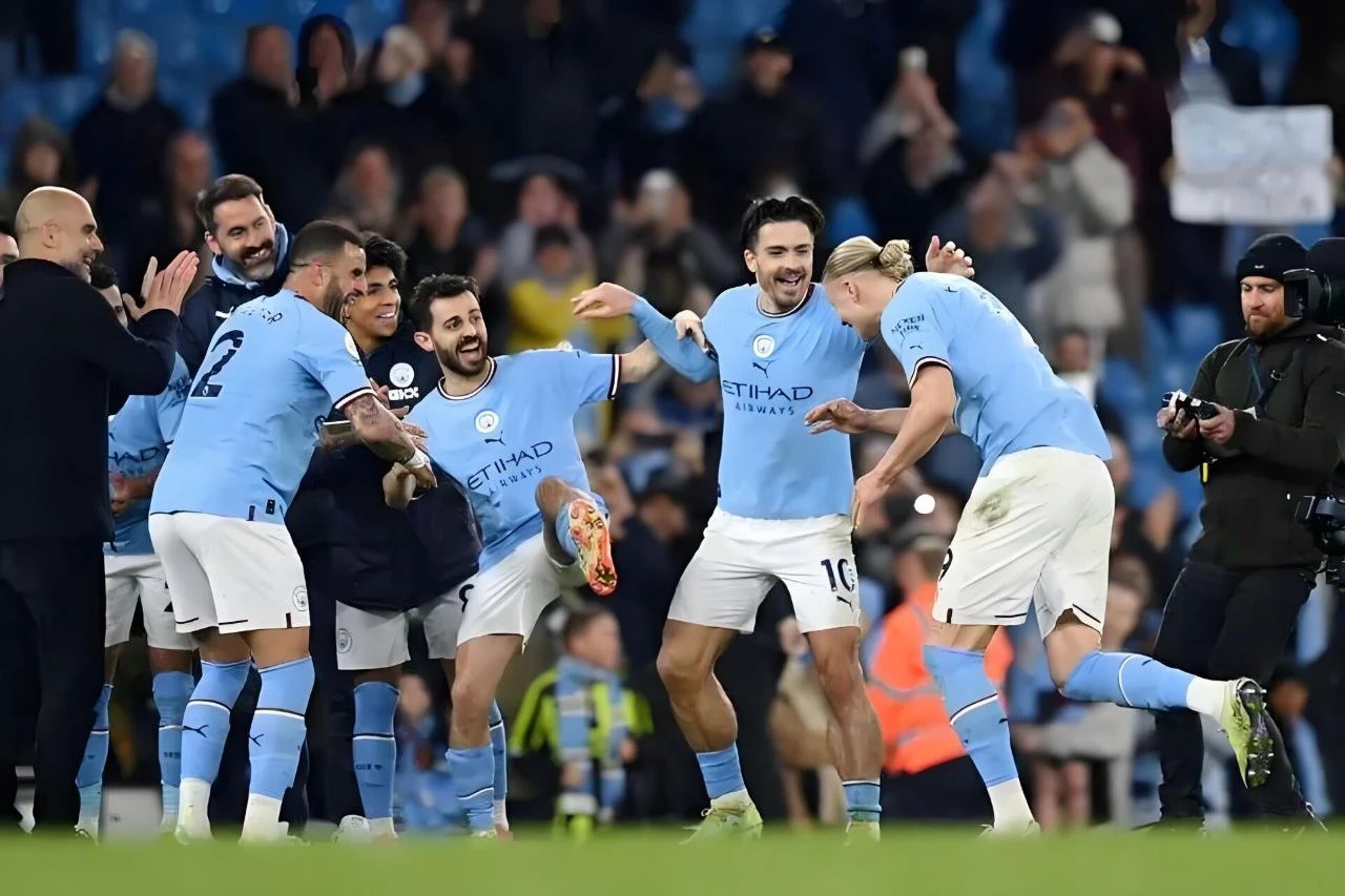 巴黎圣日耳曼客场击败对手,领跑榜首 巴黎圣日耳曼客场击败对手,领跑榜首