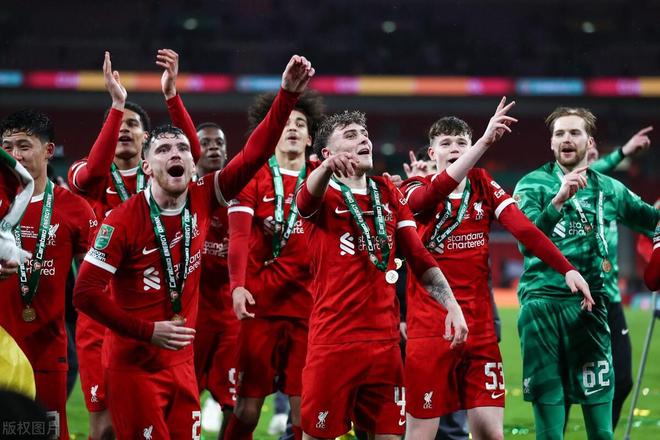 利物浦客场大败南安普顿，英超榜首位置不稳