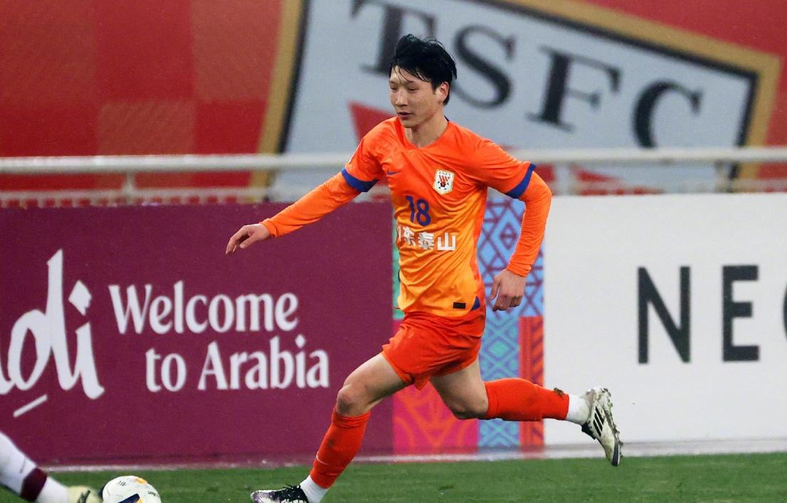 上海绿地申花成功逆转,锁定八强席位 上海绿地申花成功逆转,锁定八强席位