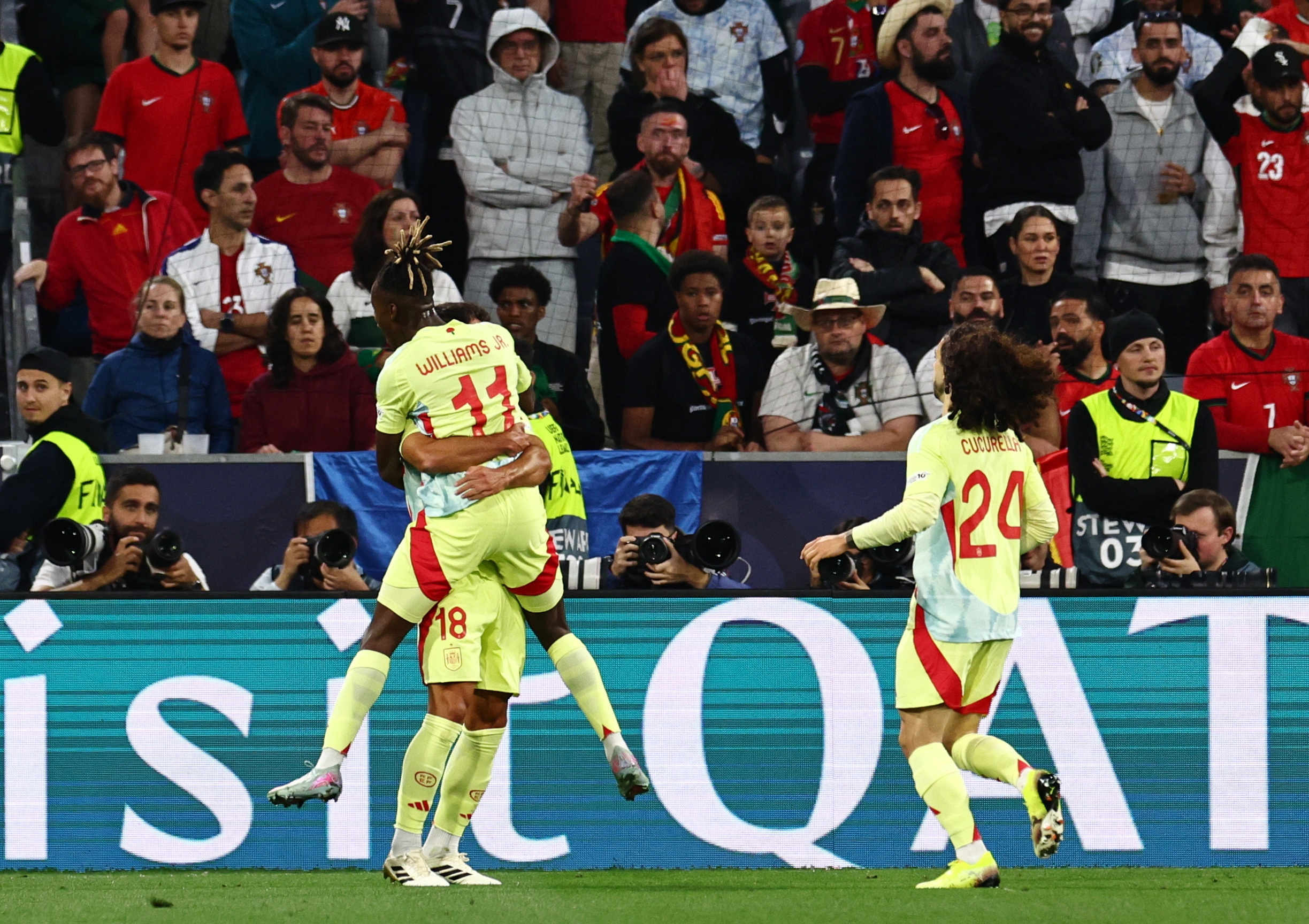 荷兰憾负英格兰，下轮与葡萄牙对决