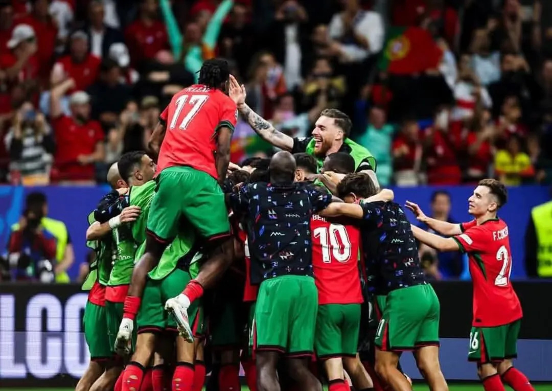 足球明星在欧洲赛场上连续大放异彩 足球明星在欧洲赛场上连续大放异彩