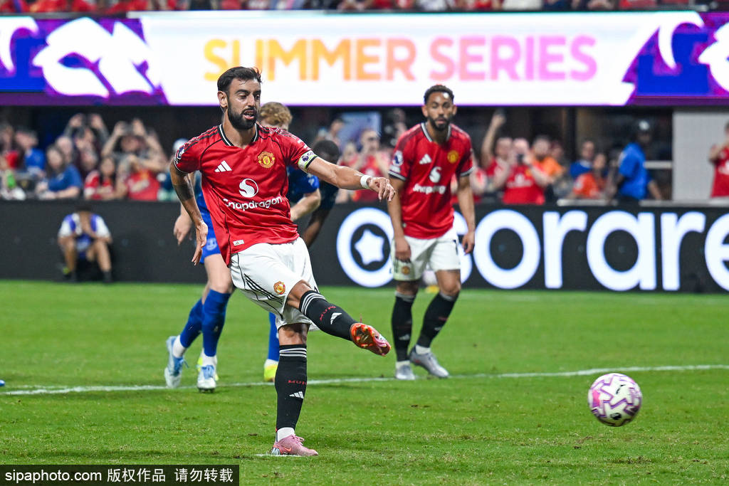 阿森纳大败斯托克城,曼联全面胜出 阿森纳大败斯托克城,曼联全面胜出