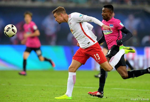 柏林赫塔主场大捷,升至积分榜前列 柏林赫塔主场大捷,升至积分榜前列