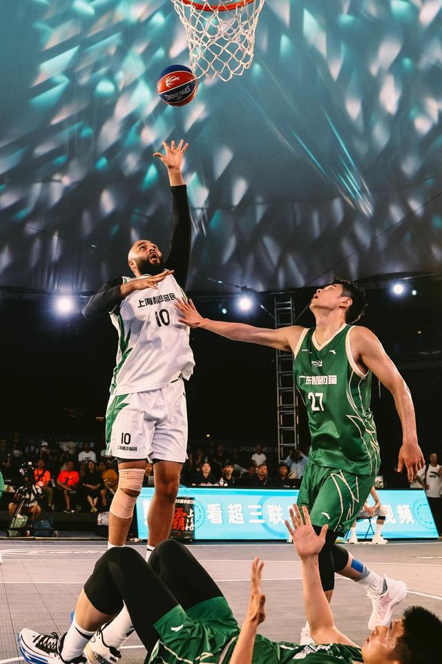 上海队取得两连胜,展现出强大的实力和团队合作 上海队取得两连胜,展现出强大的实力和团队合作